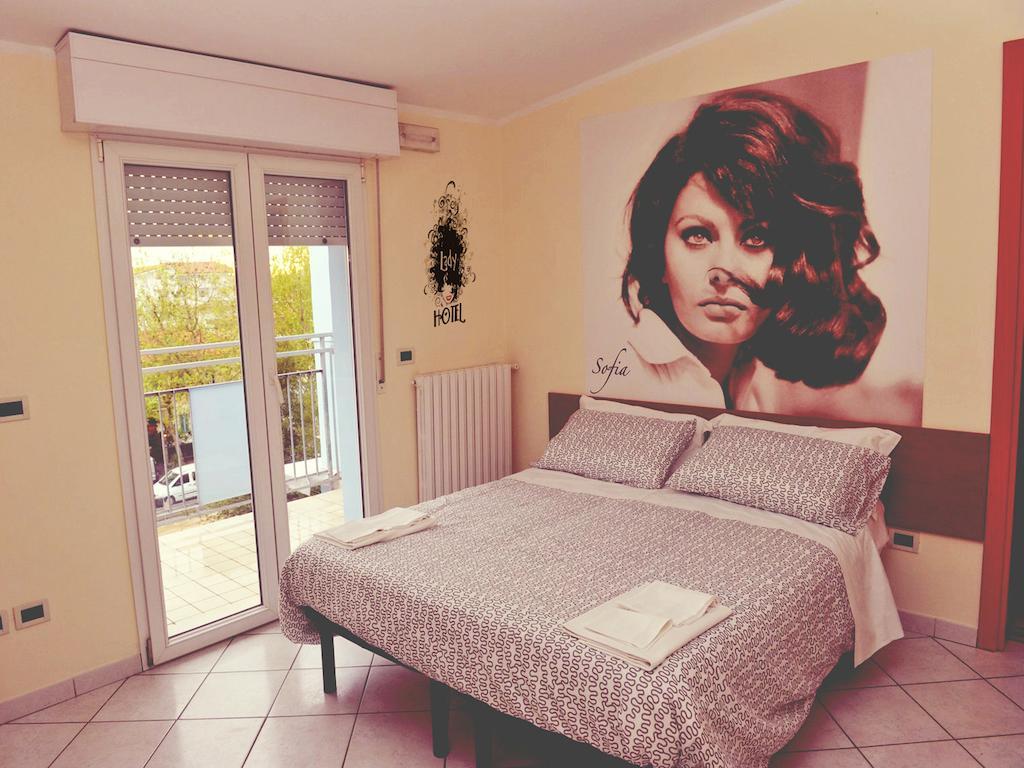Hotel Lady Rimini Extérieur photo